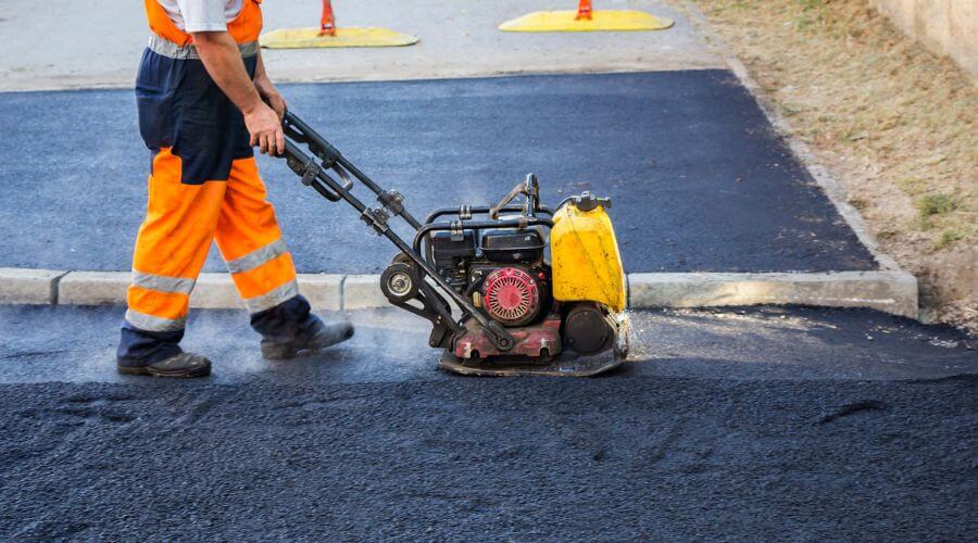 Professional gutter cleaning in Ringoes, NJ